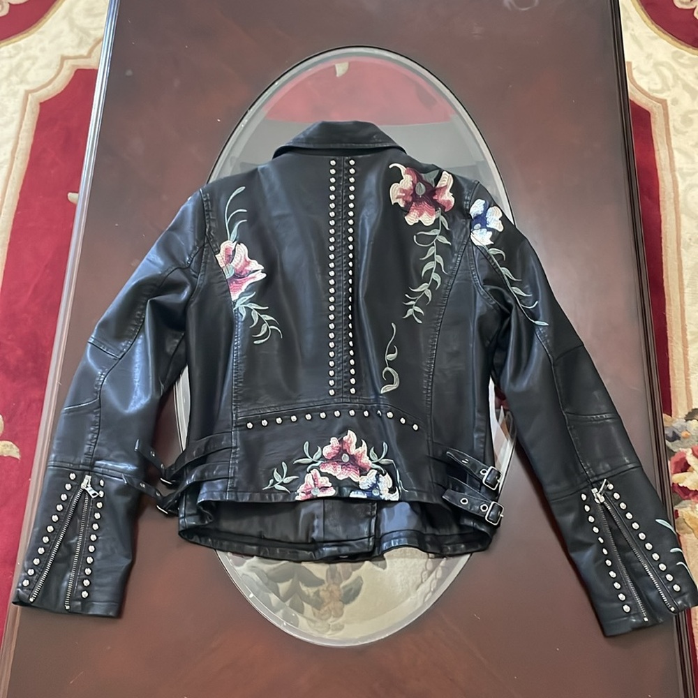 Jacket - Picture 3 of 17